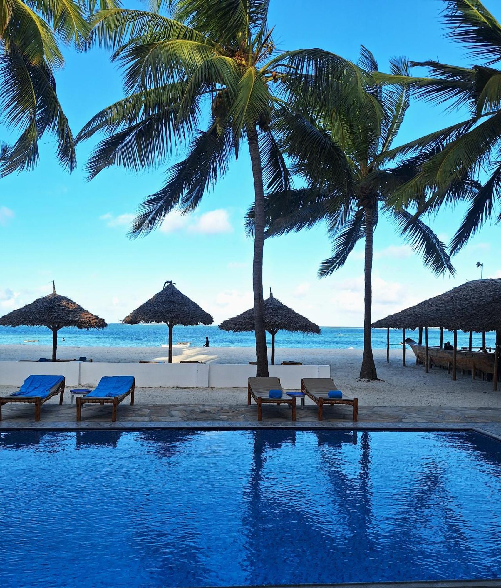Bianco Azzurro Hotel & Restaurant Pwani Mchangani Bagian luar foto