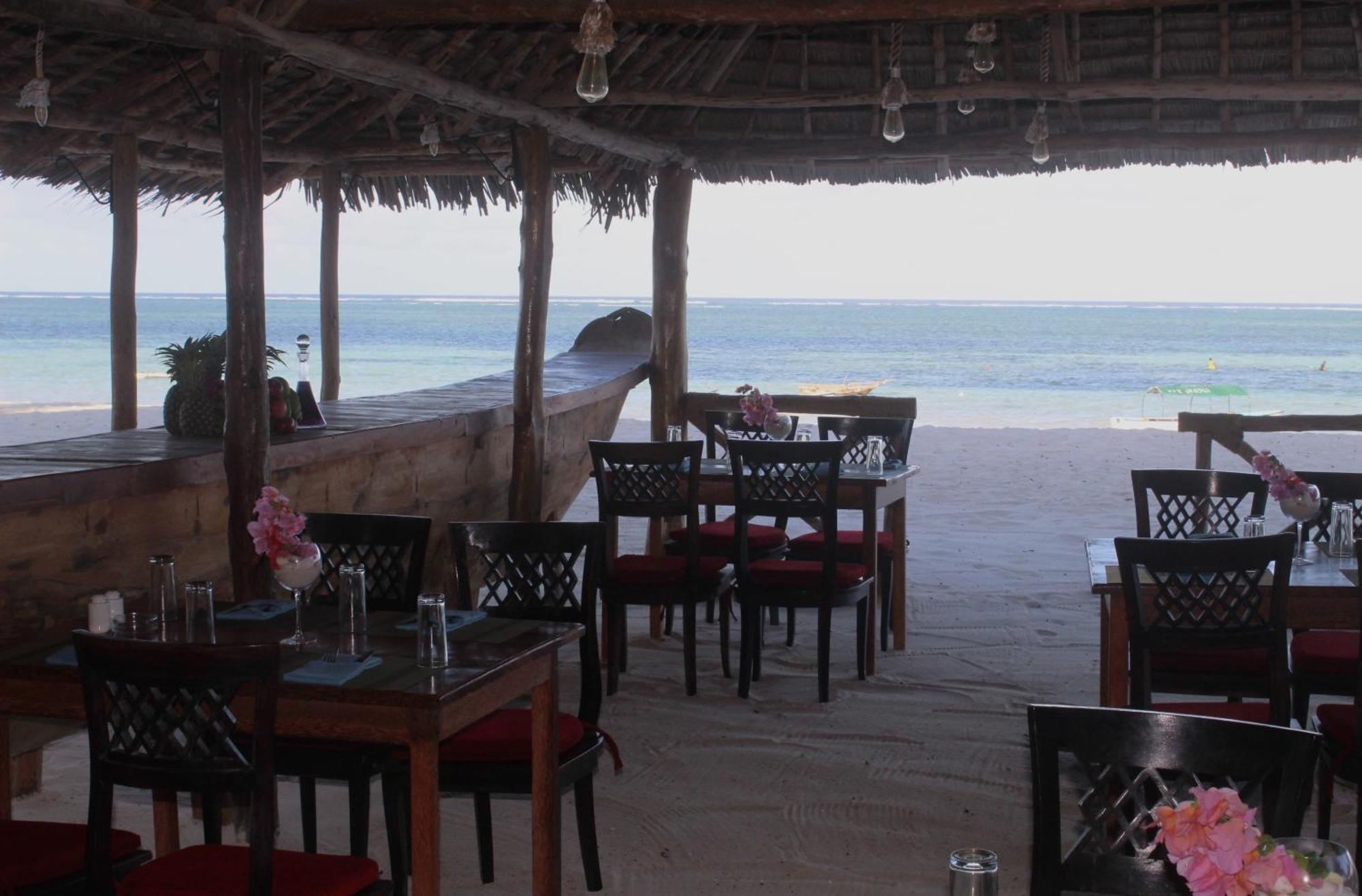 Bianco Azzurro Hotel & Restaurant Pwani Mchangani Bagian luar foto